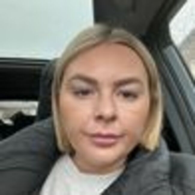 Mum loses 9 stone and drops from size 22 to 6 but 'operation wasn't a magic fix'