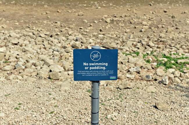 Jugs, leaky loos and shallow pools: Severn Trent asks Derbyshire to help save water as reservoirs dry up in drought