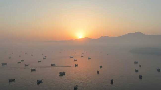 US military made secret path through Hormuz, 10 million oil barrels pass daily
