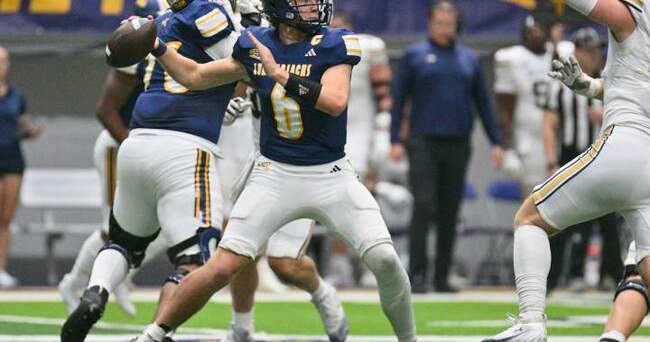Winnipeg Blue Bombers acquire new QB in another trade with Ottawa RedBlacks - Winnipeg