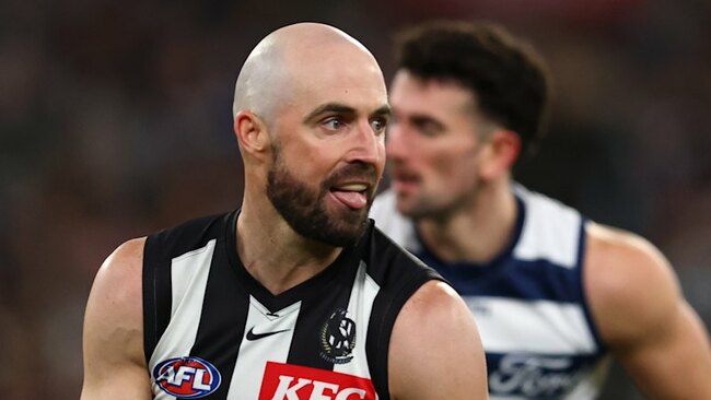 Magpies great joins Roos coach search; Collingwood VFL coach sanctioned for umpire abuse