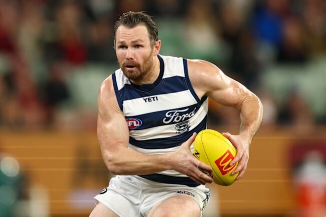 AFL LIVE: Umpire’s NFL tribute after Bolton magic as Dockers set a cracking pace against the Cats