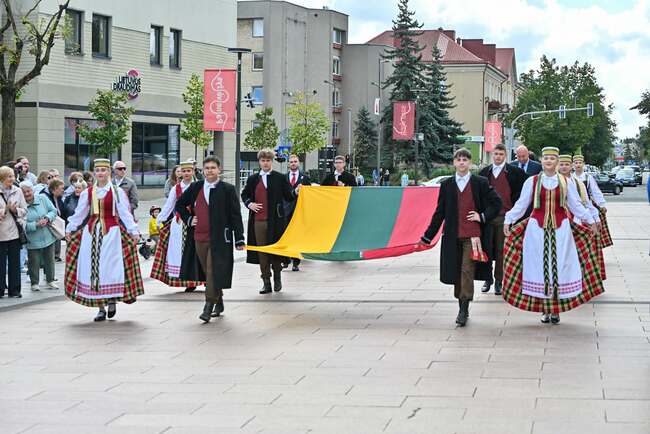 Panevėžyje iškilmingai pakelta miesto vėliava