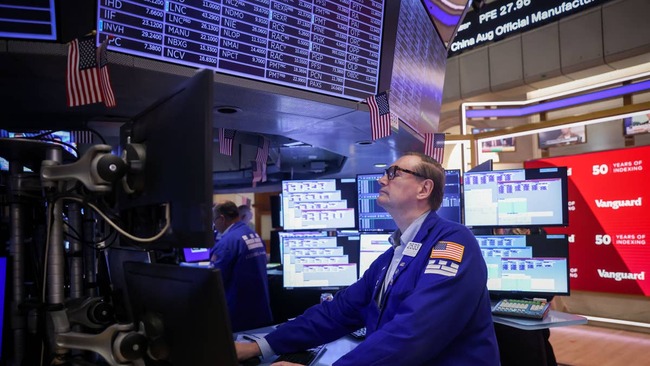 Stock Market Today (Sept. 17, 2026): Nasdaq climbs after Fed rate hike decision