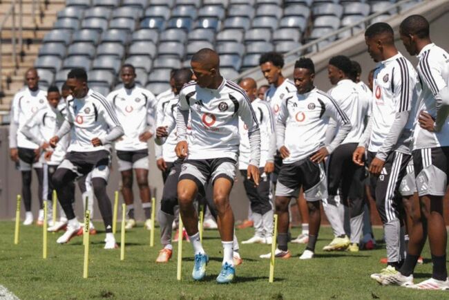 LIVE | Will ex-Kaizer Chiefs coach return to topple Orlando Pirates?