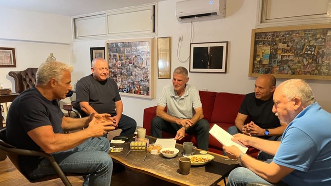 Opposition bloc party leaders coordinate teams to prepare for next gov't