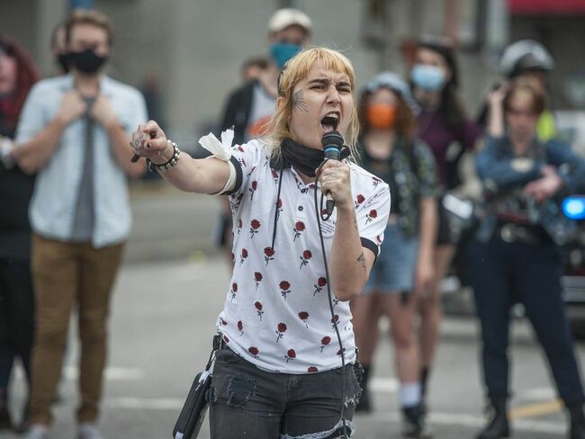 B.C. judge drops drug charges against Vancouver compassion club, declares law illegal