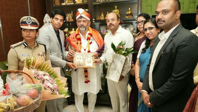 Yathindra invites CM, Governor and DyCM for Mysuru Dasara