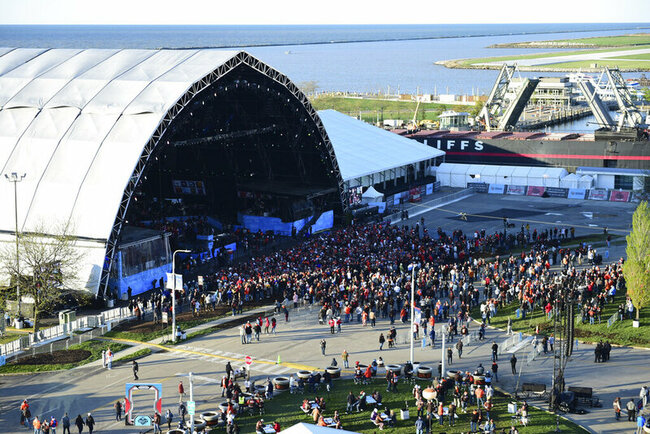 Cowboys keep focus on defense, with all 4 picks so far