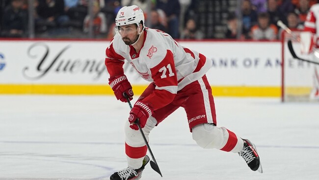 Red Wings fans loudly boo Dylan Larkin before home opener