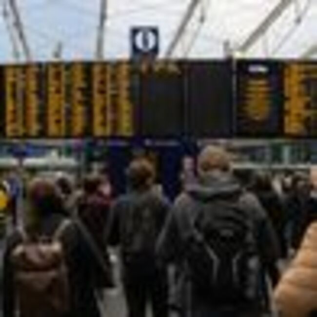 Manchester Piccadilly passengers face disruption on trains with lines blocked