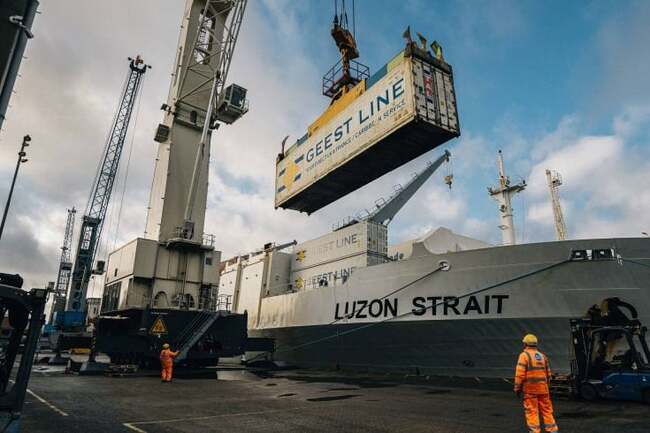 Geest sailor seriously injured while unloading cargo at Portsmouth Port - Hampshire air ambulance called