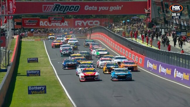 Bathurst 1000 gets underway as Morris spins