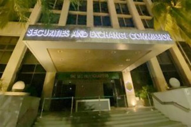SEC orders halt to lending offers by Facebook page using Cash-Express name