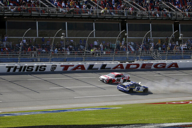 Harvick, Hamlin still looking for a win heading to Kansas