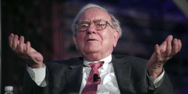 Warren Buffett says that trimming his Apple stake was 'probably a mistake' - and Charlie Munger told him not to sell