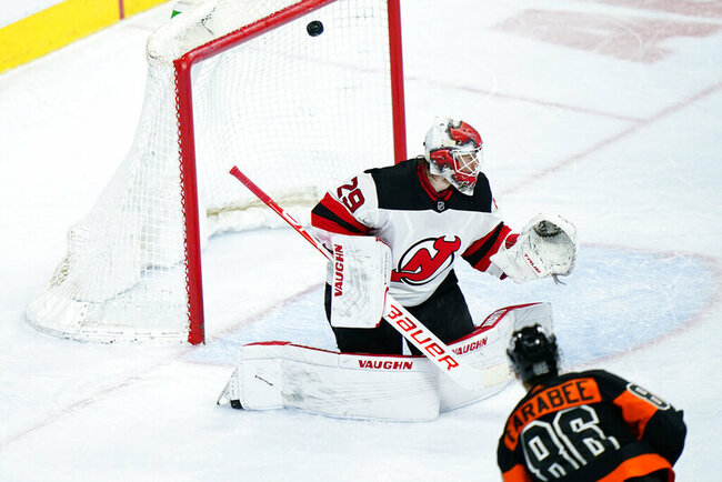 Blackwood has 30 saves as Devils beat Flyers 4-1
