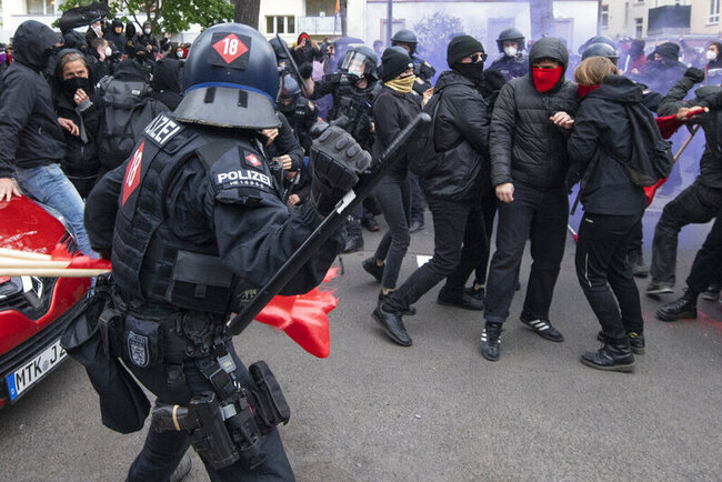 Over 50 police injured, 250 detained in Berlin May Day riots