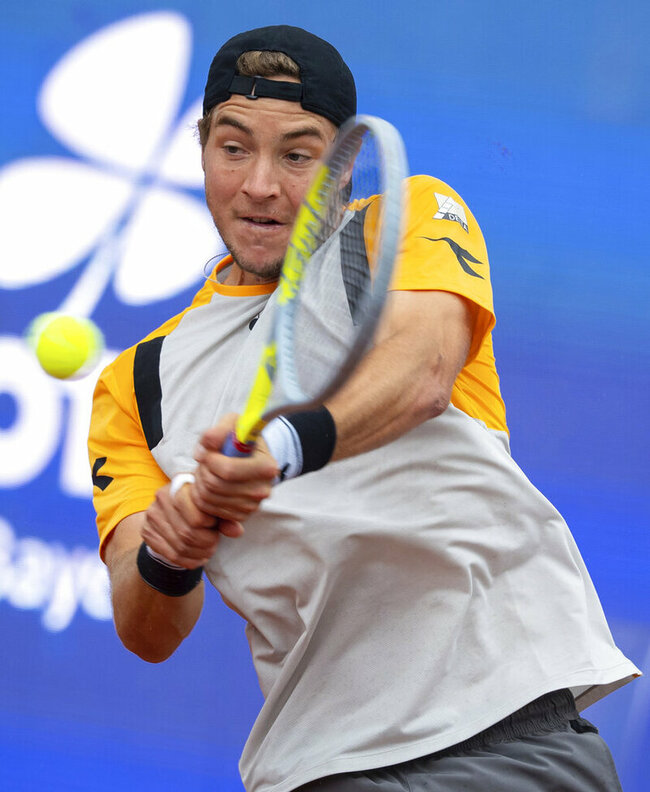 Basilashvili beats Struff in Munich Open final for 5th title