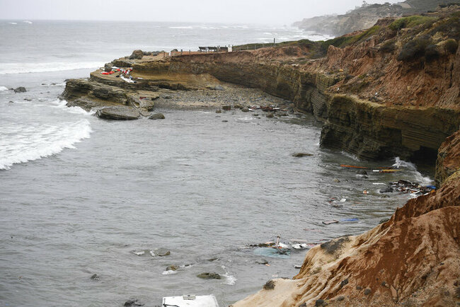 3 killed, 27 hospitalized after boat capsizes off San Diego