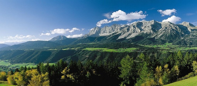 Traditional 'Bergfest Riesneralm' With a Musical Highlight At Shcladming Dachstein