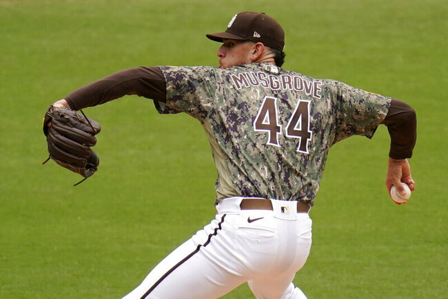Gausman, Tauchman lead Giants past Padres 7-1 to avoid sweep
