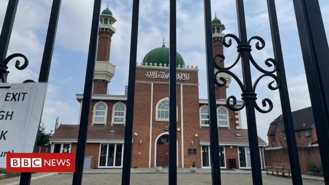 Coronavirus: Why some mosques are closed to women during Ramadan