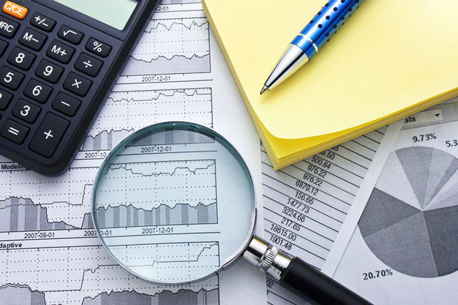 Dollar holds gains as traders look to U.S. data for policy cues