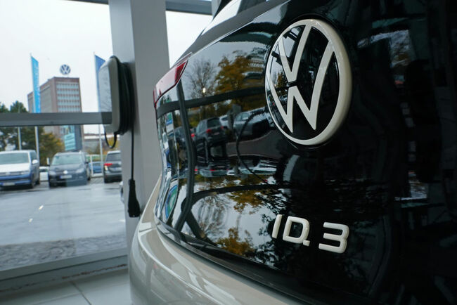 Volkswagen to Design Chips for Self-Driving Cars, Borrowing Tactic from Apple and Tesla Amidst 2021 Chip Shortage