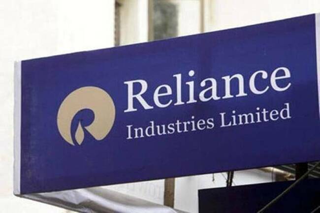 RIL share price falls 2.5% after Q4 results miss estimates, but now set to rally; should you buy?
