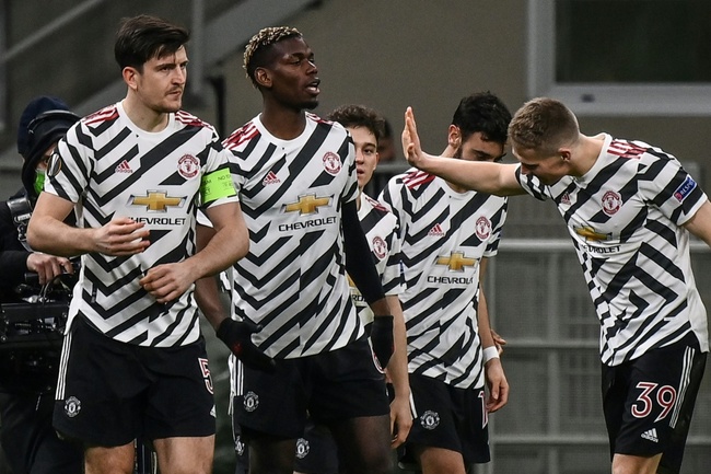 Gary Neville urges Glazers to sell Manchester United after fan protest postpones Liverpool game