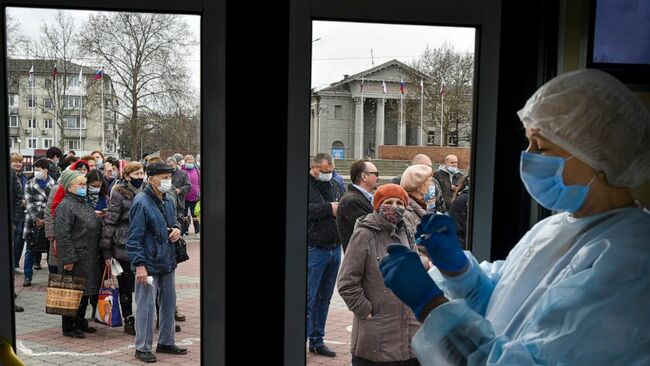 Russia lags behind others in its COVID-19 vaccination drive