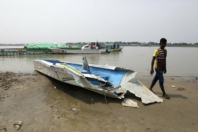 At least 26 die when speedboat overturns in Bangladesh river