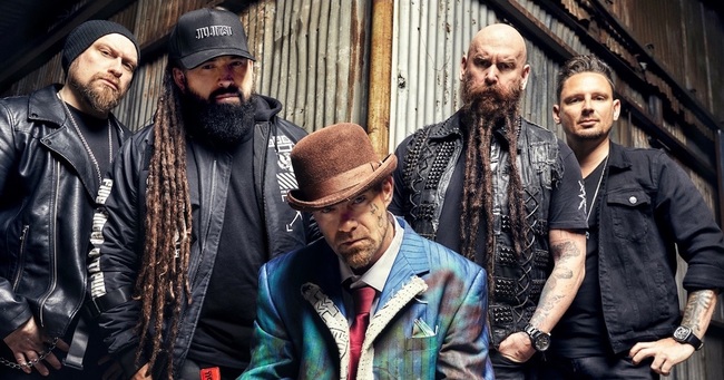 FIVE FINGER DEATH PUNCH // Riffs, Sonic Feeling & Embracing The Future With Five Finger Death Punch's Andy James