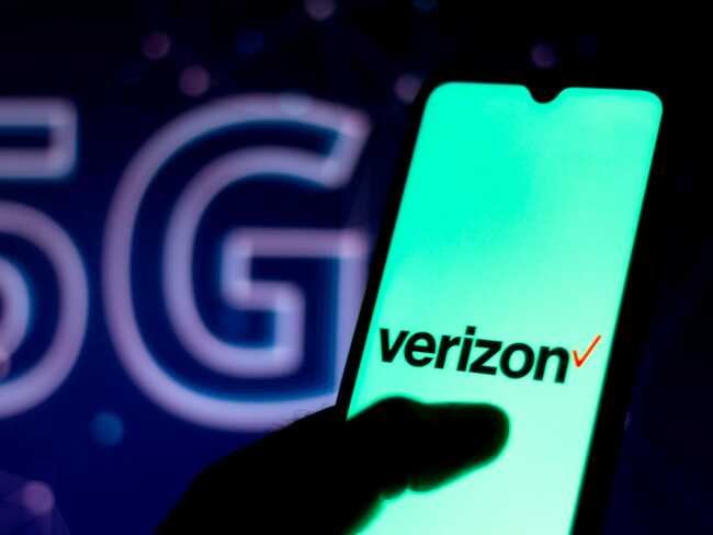 Verizon sells its media business