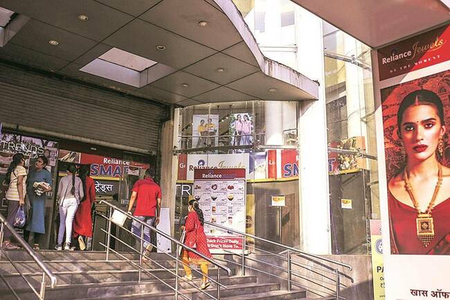 Reliance Industries rating - Add: Final quarter results were a mixed bag