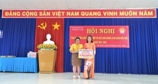 Vedan Việt Nam trao học bổng cho học sinh có hoàn cảnh khó khăn tại Bà Rịa