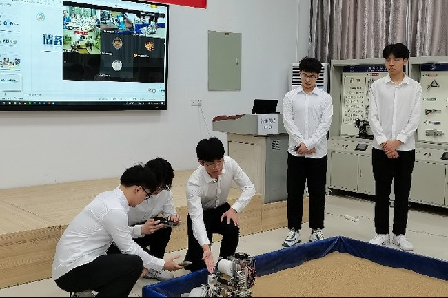 Students in Wuhan perfect sand barrier machine