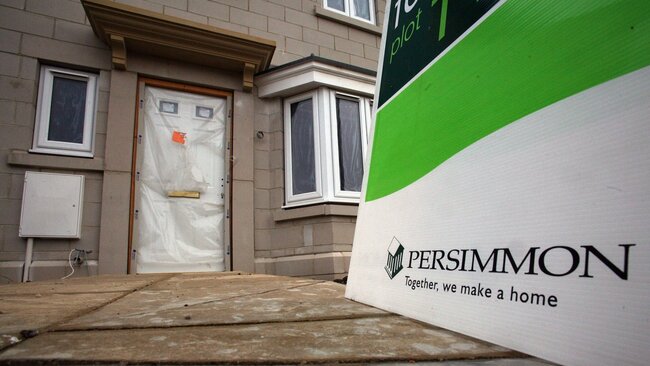 UK housing stocks slump as HSBC warns of downturn