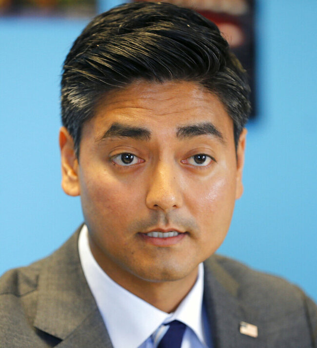 Six candidates try to make Cincinnati mayor runoff