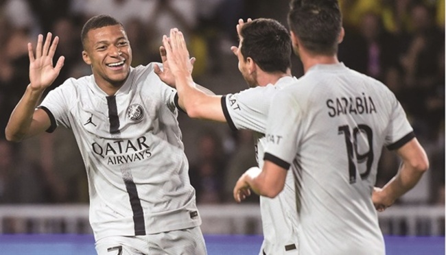 Mbappe double helps PSG stay top, Marseille win 2-0