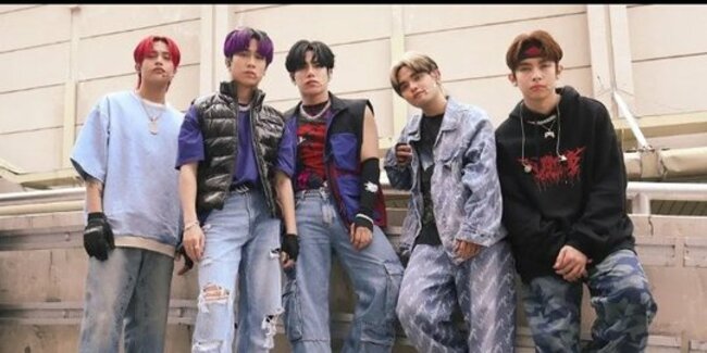 Lirik Lagu 'WYAT (Where You At)'