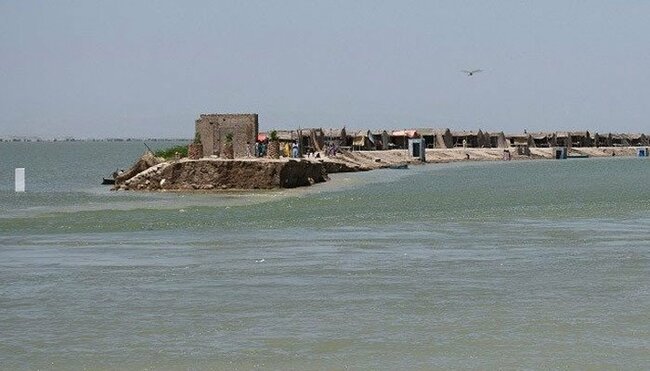 More breaches expected at Manchar Lake as overflow continues