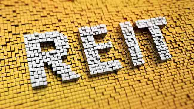 2 Soaring High-Yield Canadian REITs to Buy and Hold Through 2021 and 2022