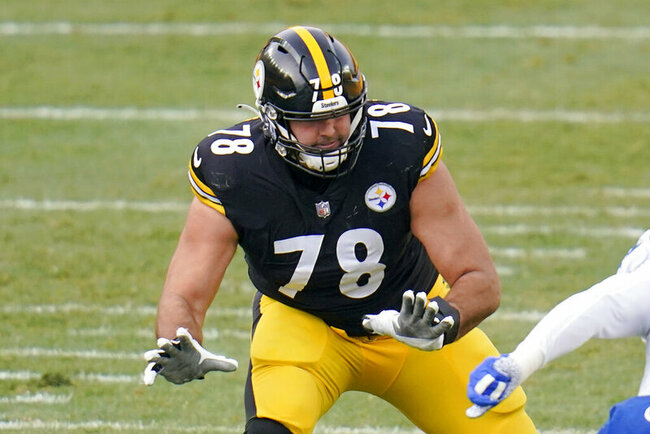 Ravens sign free agent OT Villanueva away from Steelers