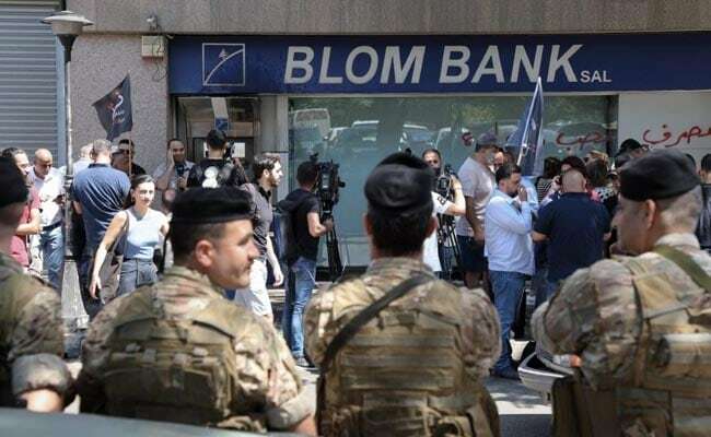 Woman With Toy Gun Robs Bank In Lebanon, Retrieves Trapped Savings