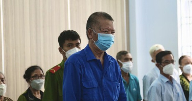 Dùng tượng đá sư tử đánh vợ tử vong rồi bỏ lên gác ngồi