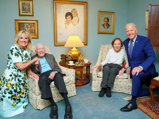 Here is why the Bidens seem to tower over the Carters in that bizarre viral photo of the president and first lady with their oldest living counterparts