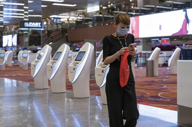 Singapore Reviews Travel Bubble With Hong Kong As Covid-19 Cases Increase