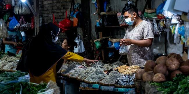 Indonesia posts fourth straight quarterly GDP contraction